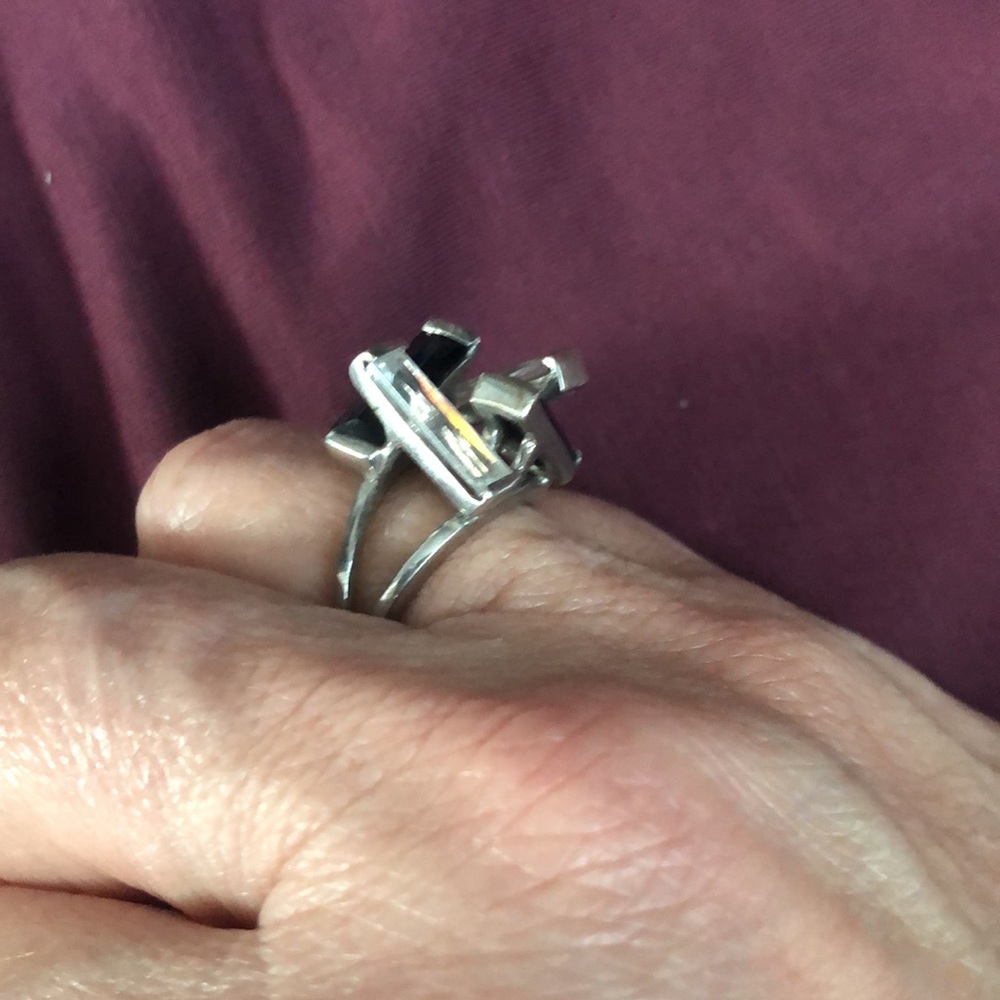 Funky & Fun Ring 🖤 - Picture 2 of 5